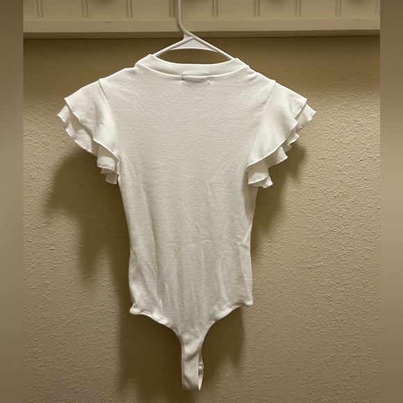 White Ruffled Flutter Sleeve Bodysuit - Picture 2 of 4